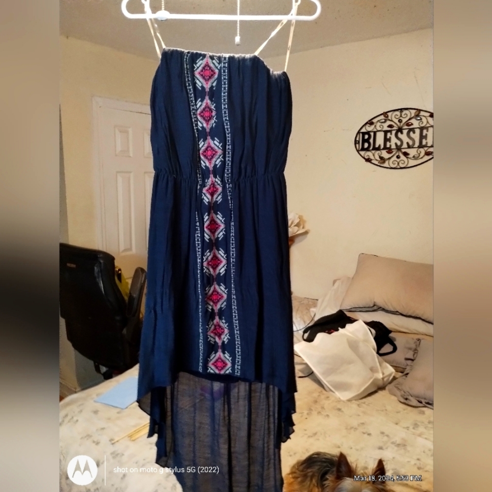 Sized medium Rayon lined hi lo dress